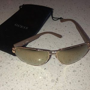 Guess sunglass